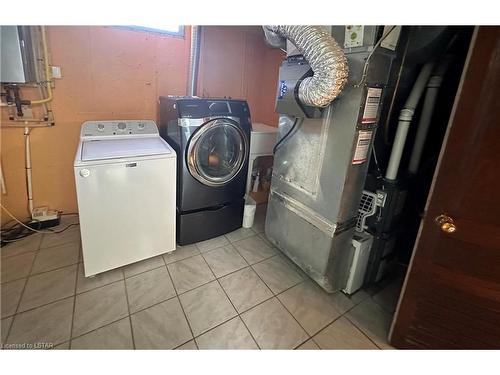 776 Dundalk Drive, London, ON - Indoor Photo Showing Laundry Room