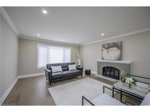 236 Deer Park Circle, London, ON - Indoor Photo Showing Living Room With Fireplace