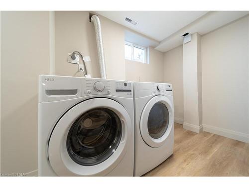 27-207 Boullee Street, London, ON - Indoor Photo Showing Laundry Room