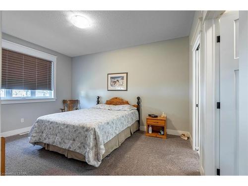 21 Creek Side Place, Grand Bend, ON - Indoor Photo Showing Bedroom