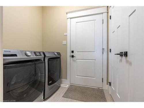 21 Creek Side Place, Grand Bend, ON - Indoor Photo Showing Laundry Room