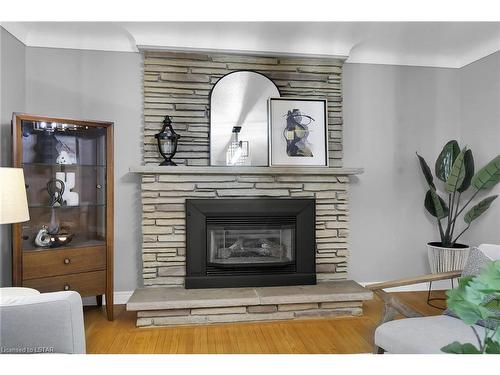 787 Manchester Road, London, ON - Indoor Photo Showing Living Room With Fireplace