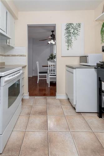 94-590 Millbank Drive, London, ON - Indoor Photo Showing Kitchen