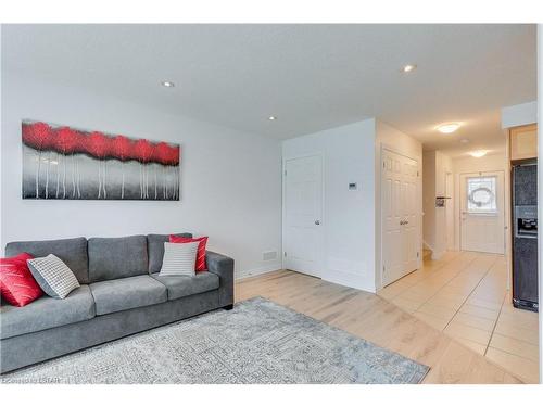 2630 Bateman Trail, London, ON - Indoor Photo Showing Living Room