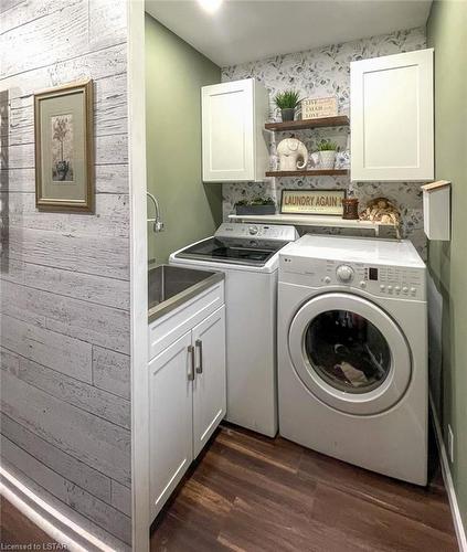 91 Clarence Street, Strathroy Caradoc (Munic), ON - Indoor Photo Showing Laundry Room