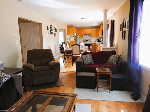 154 Kingfisher Avenue, Woodstock, ON - Indoor Photo Showing Living Room