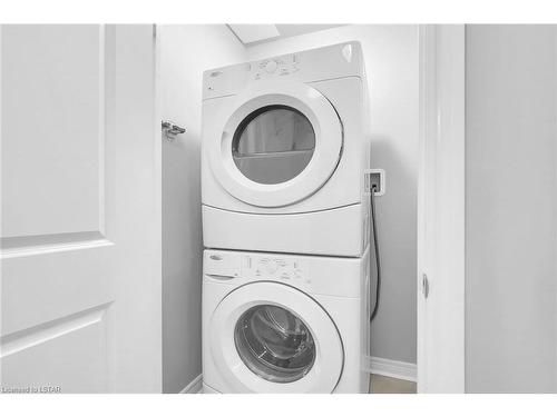 2101-330 Ridout Street, London, ON - Indoor Photo Showing Laundry Room