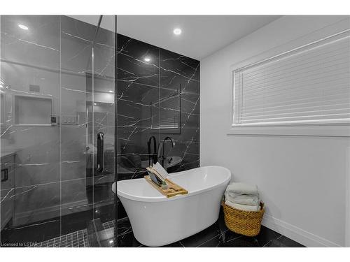 16 Mountsfield Drive, London, ON - Indoor Photo Showing Bathroom