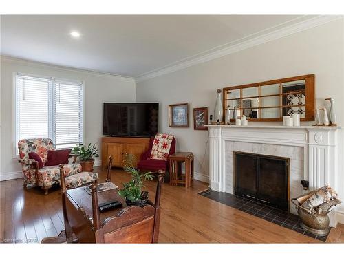 64 Sherwood Avenue, London, ON - Indoor Photo Showing Living Room With Fireplace