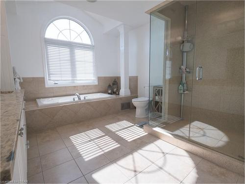 3441 Mclauchlan Crescent, London, ON - Indoor Photo Showing Bathroom