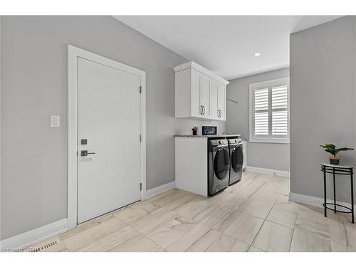 57 Royal Crescent, Southwold, ON - Indoor Photo Showing Laundry Room