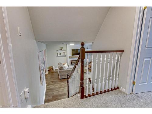 24-335 Lighthouse Road, London, ON - Indoor Photo Showing Other Room