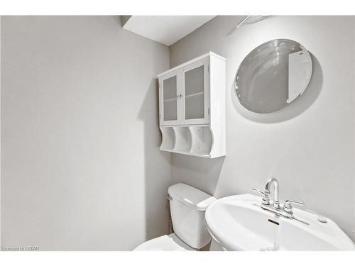 918 Shelborne Street, London, ON - Indoor Photo Showing Bathroom