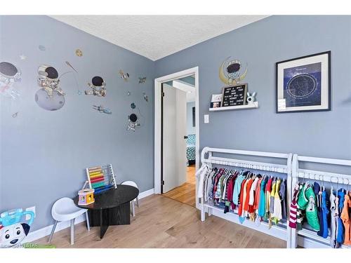 26 Sylvan Drive, Cambridge, ON - Indoor Photo Showing Bedroom