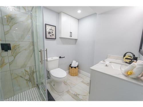 1534 Perth Avenue, London, ON - Indoor Photo Showing Bathroom
