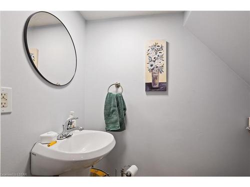 497 George Street, Woodstock, ON - Indoor Photo Showing Bathroom