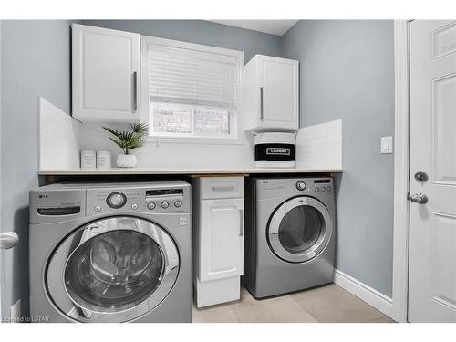 1942 Jubilee Crescent, London, ON - Indoor Photo Showing Laundry Room