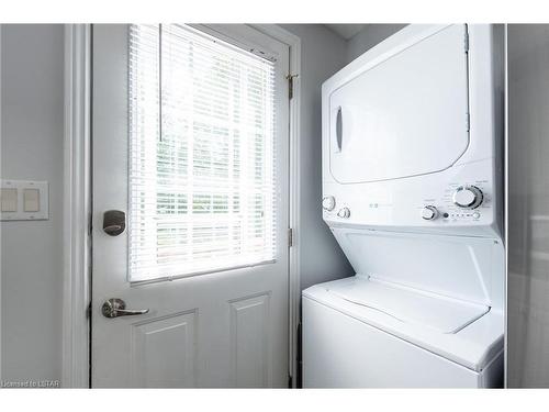 301 Glen Abbey Court, Grand Bend, ON - Indoor Photo Showing Laundry Room