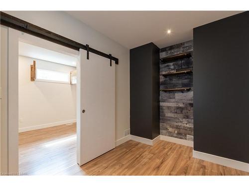 946 Lorne Avenue, London, ON - Indoor Photo Showing Bedroom