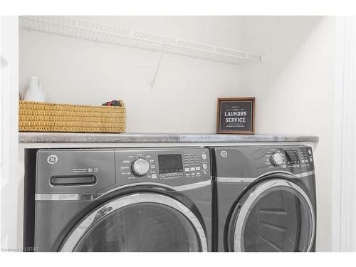 22-1110 Meadowlark Ridge, London, ON - Indoor Photo Showing Laundry Room