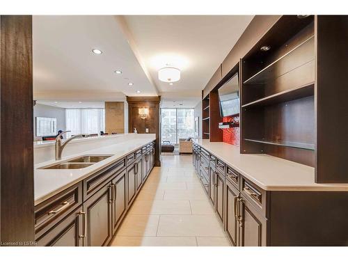 2602-330 Ridout Street N, London, ON - Indoor Photo Showing Kitchen With Double Sink