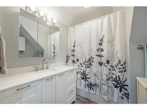 12 Baldwin Street, St. Thomas, ON - Indoor Photo Showing Bathroom