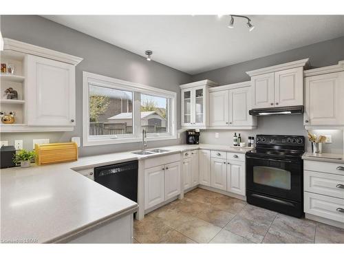 1750 Tigerlily Road, London, ON - Indoor Photo Showing Kitchen With Double Sink
