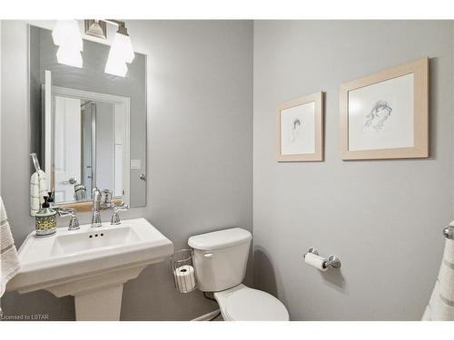 1750 Tigerlily Road, London, ON - Indoor Photo Showing Bathroom