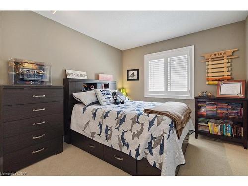 1750 Tigerlily Road, London, ON - Indoor Photo Showing Bedroom