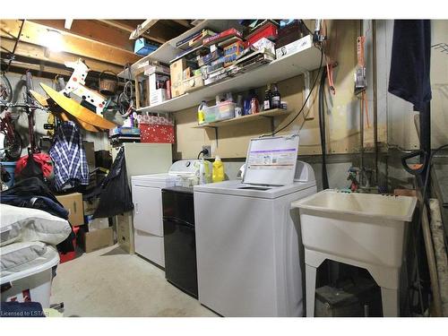 36-135 Belmont Drive, London, ON - Indoor Photo Showing Laundry Room