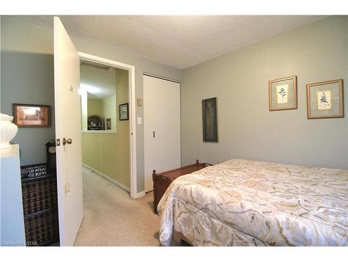 36-135 Belmont Drive, London, ON - Indoor Photo Showing Bedroom