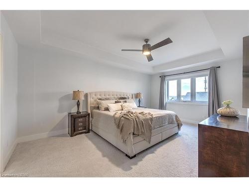 1871 Fountain Grass Drive, London, ON - Indoor Photo Showing Bedroom