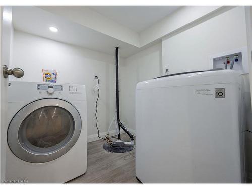 162 Foster Avenue, London, ON - Indoor Photo Showing Laundry Room