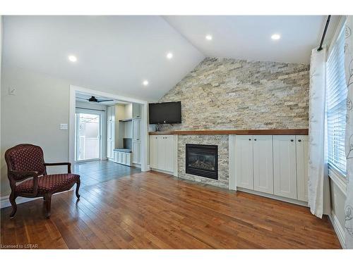 162 Foster Avenue, London, ON - Indoor With Fireplace