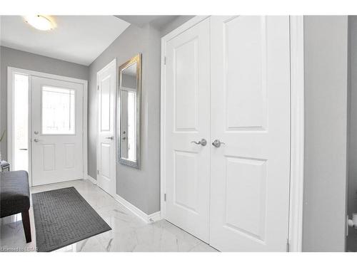 1061 Eagletrace Drive, London, ON - Indoor Photo Showing Other Room