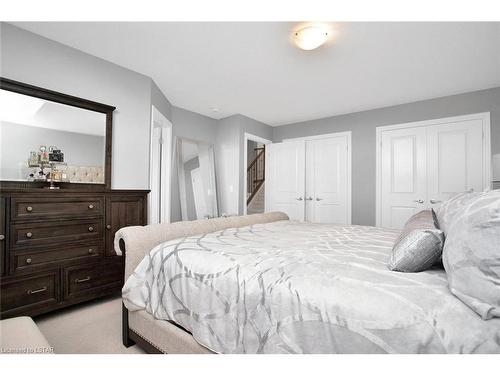 1061 Eagletrace Drive, London, ON - Indoor Photo Showing Bedroom