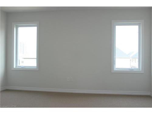 1476 Noah Bend, London, ON - Indoor Photo Showing Other Room