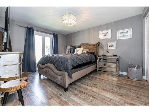 1348 Glenora Drive, London, ON - Indoor Photo Showing Bedroom
