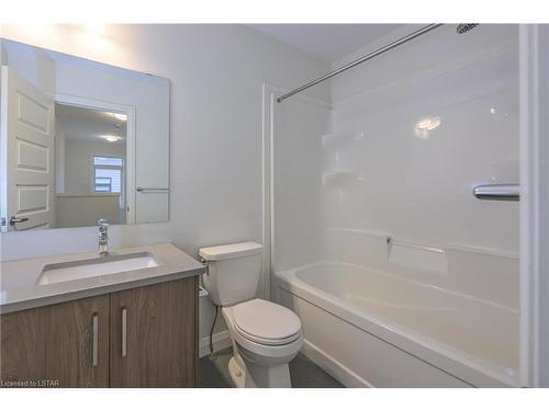 178-3260 Singleton Avenue, London, ON - Indoor Photo Showing Bathroom