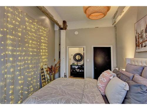 303-272 Dundas Street, London, ON - Indoor Photo Showing Bedroom