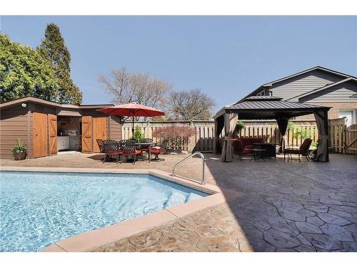 38 Torrington Crescent, London, ON - Outdoor With In Ground Pool