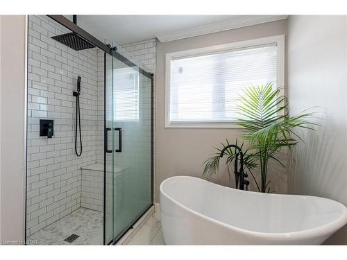 763 Garibaldi Avenue, London, ON - Indoor Photo Showing Bathroom