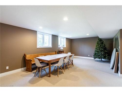 23 Earlscourt Terrace, Komoka, ON - Indoor Photo Showing Dining Room