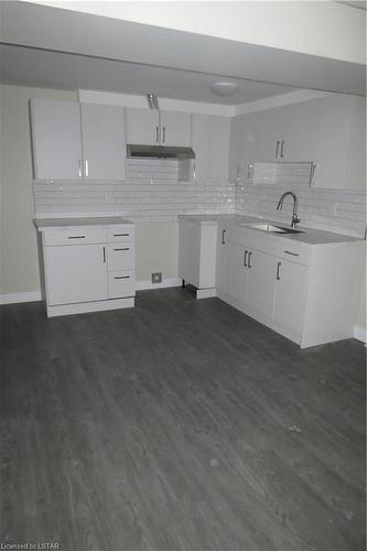 Lower-76 Ardsley Road, London, ON - Indoor Photo Showing Kitchen