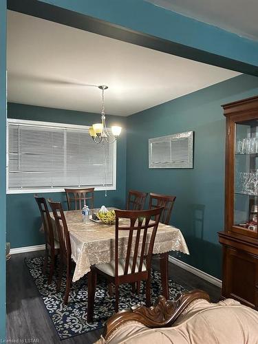137 Baffin Road, London, ON - Indoor Photo Showing Dining Room