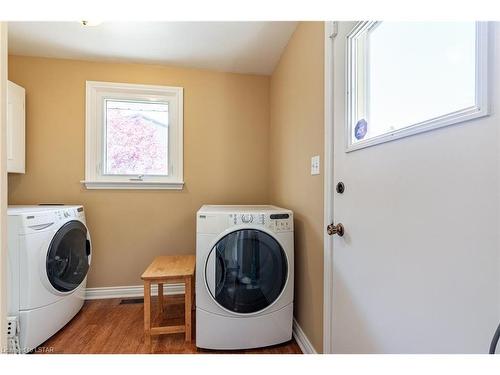 734 Widmore Drive, London, ON - Indoor Photo Showing Laundry Room