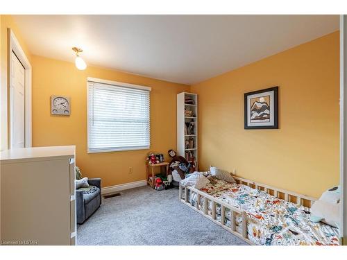 734 Widmore Drive, London, ON - Indoor Photo Showing Bedroom