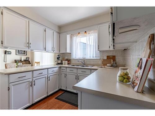 734 Widmore Drive, London, ON - Indoor Photo Showing Kitchen With Double Sink