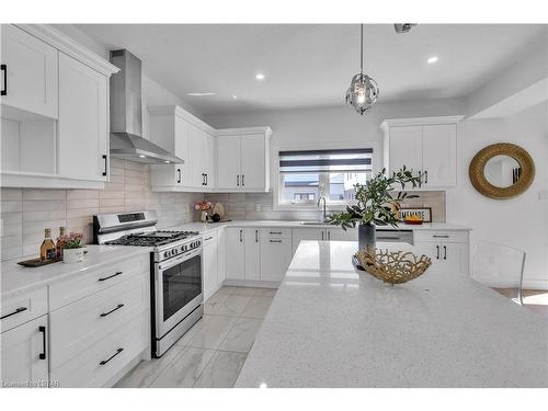255 Roy Mcdonald Drive, London, ON - Indoor Photo Showing Kitchen With Upgraded Kitchen
