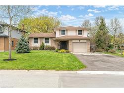 15 Chateau Court  London, ON N6K 2C1